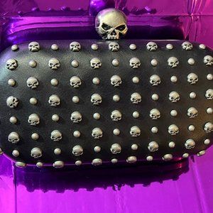 Harley Davidson Womens Skull Studded Leather Clutch Handbag